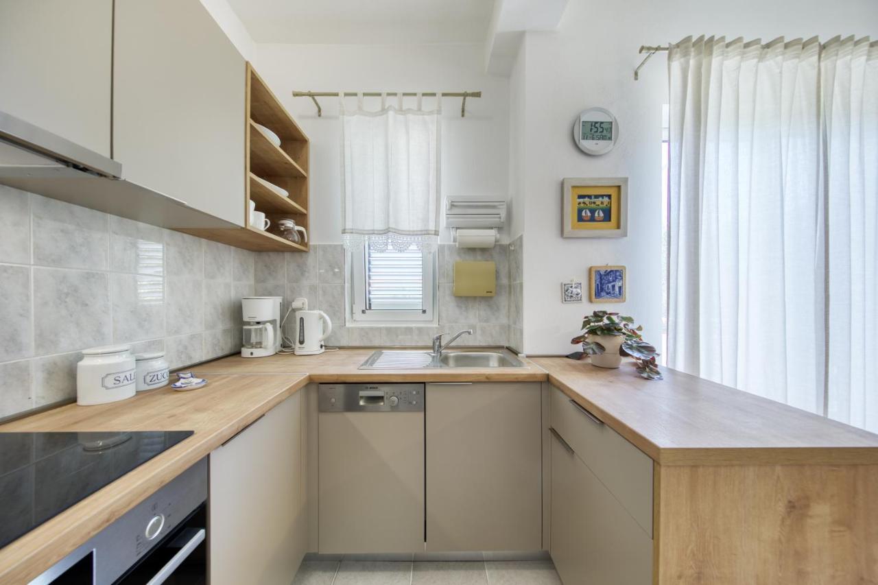 Apartment Justina Murter Esterno foto