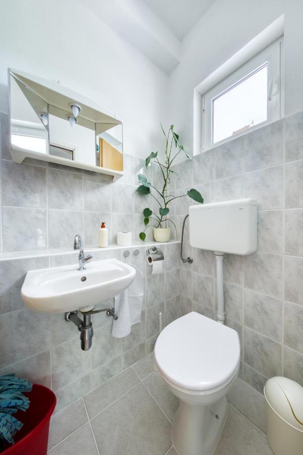 Apartment Justina Murter Esterno foto